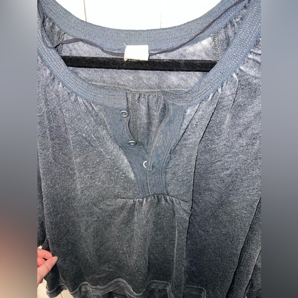 We The Free Puff Sleeve Acid Wash Blouse Button V Neck Medium Oversized Gray - Picture 6 of 10